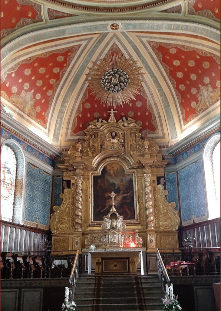 Vue du choeur récemment rénové de l'église Saint Laurent de Cambo