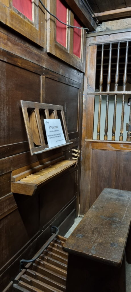 L'intérieur de l'orgue Clergeau de Cambo